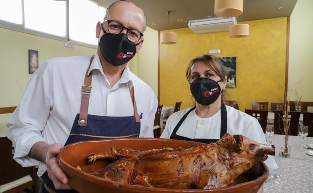 Una ruta para disfrutar de los mejores cochinillos extremeños | Hoy