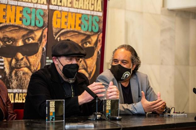 García y el productor Antonio Vega, ayer presentando el concierto. / HOY