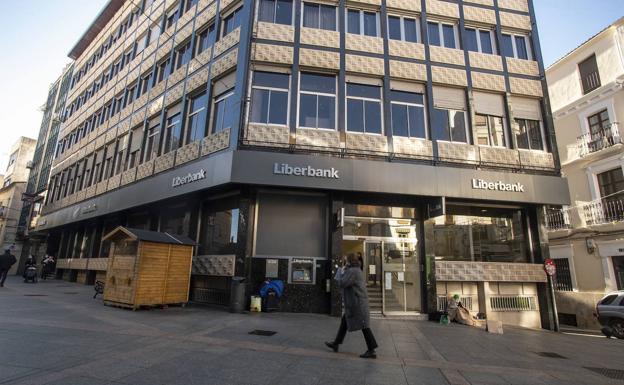 Liberbank ha llegado a un acuerdo con Unicaja para su fusión. /HOY