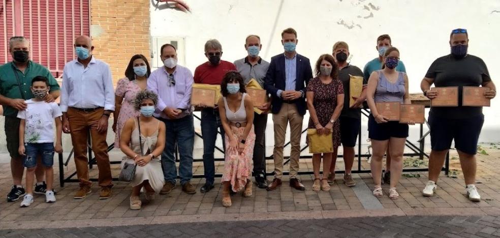 Ángela Castro, Rubén Pancho, Román Martín, Beatriz García y Ángel Castillo ganan el concurso del tabaco y pimiento de Jaraíz - Vimarsana News