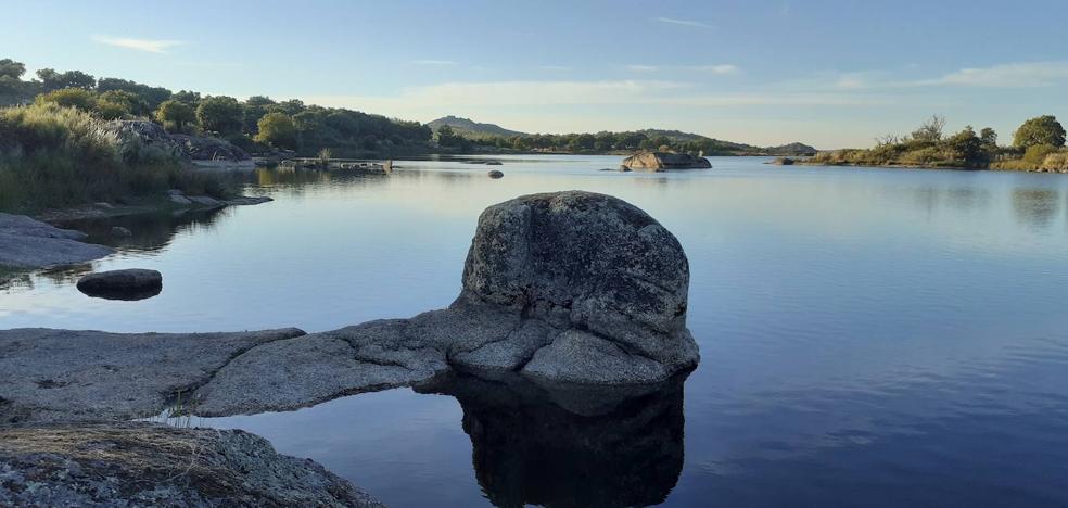Embalse de Alpotrel, una charca escondida entre granito - Vimarsana News