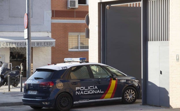 Los cuatro policías nacionales detenidos son trasladados del penal de Badajoz al penal de Estremera de Madrid