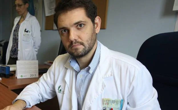 Santiago González, oncólogo del Complejo Hospitalario Universitario de Cáceres. 