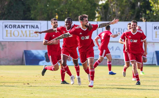 Isma Cerro celebra uno de los goles con el equipo AFE en el torneo Korantina Homes Cup de Chipre. /AFE