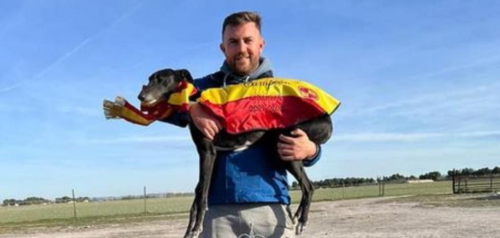 El esparragalejano Miguel Alfonso Robleas gana el campeonato del Club Nacional del Galgo Extremeño