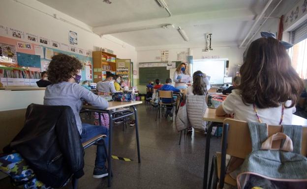 Extremadura tiene 200 aulas confinadas y 4.961 alumnos contagiados