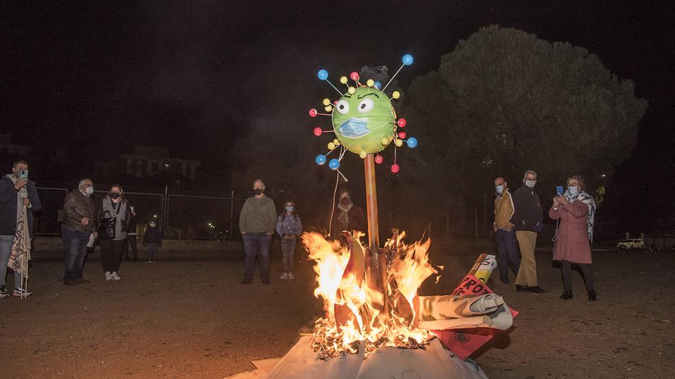 Las Candelas de la Margen Derecha de Badajoz, en imágenes