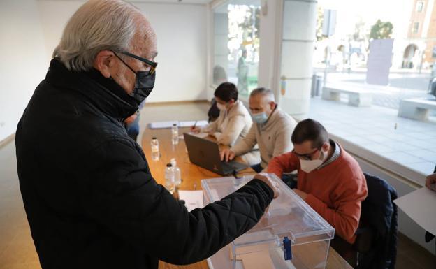 El referéndum sobre la unión de Don Benito y Villanueva ya alcanza los 6.075 votos