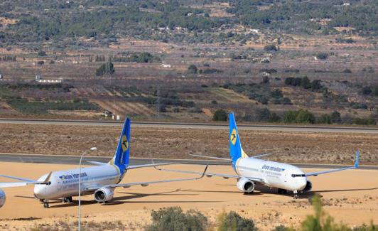 Aviones ucranianos en el aeropuerto de Castellón./EFE