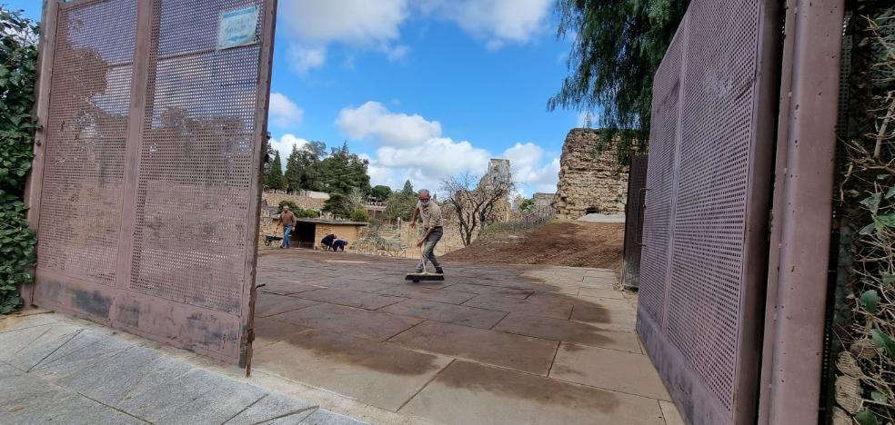 Upgrade entrance to the Roman Theater