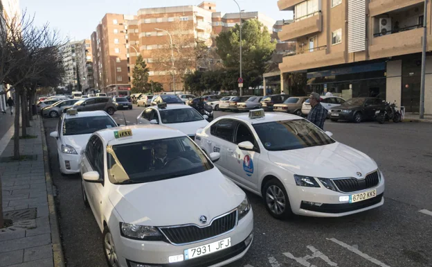 Taxis en la parada Manuel Saavedra Palmeiro en un archivo de imagen. 