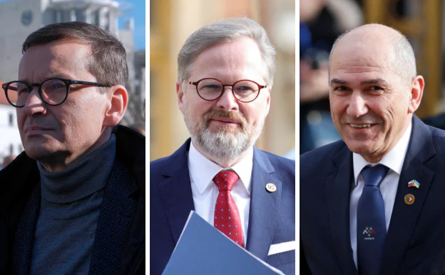 Los líderes de Polonia, República Checa y Eslovenia, Mateusz Morawiecki, Pietr Fiala y Janez Jansa, respectivamente, que viajaron este martes a Ucrania./