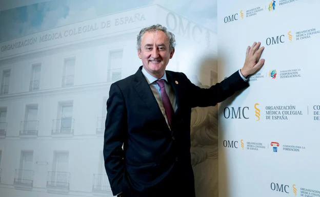 El presidente del Consejo General de Colegios de Médicos, el cántabro Tomás Cobo. 