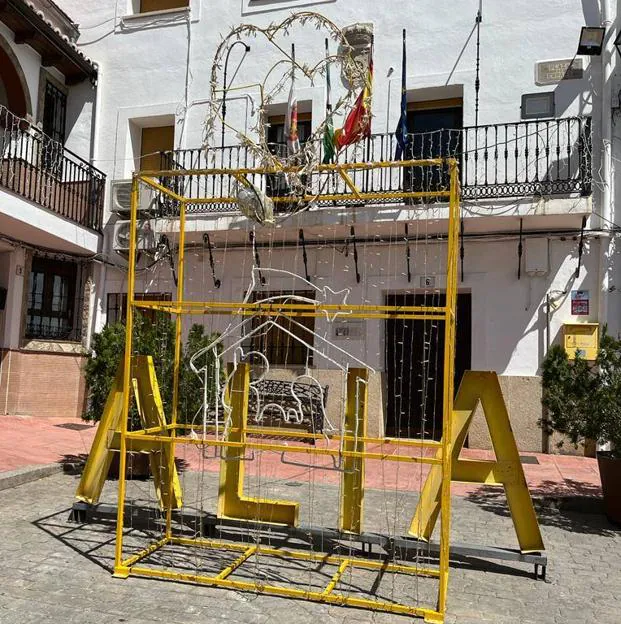 Ayuntamiento decorado para celebrar la Nochebuena. 