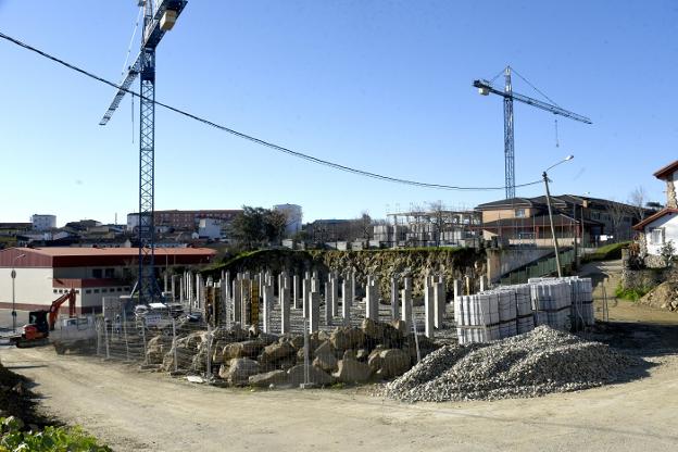 En marcha la construcción del nuevo colegio de San Miguel. / D. PALMA