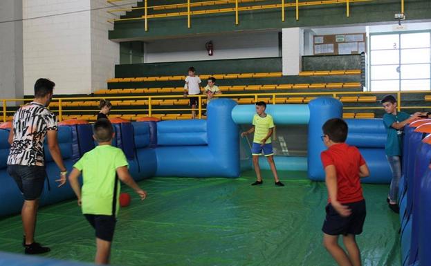 El alcalde anuncia la construcción de un nuevo polideportivo junto al