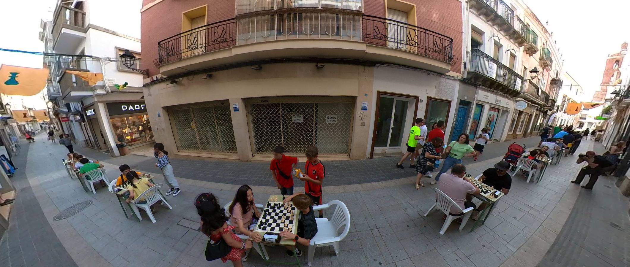 Exhibición de ajedrez en la calle Sevilla 